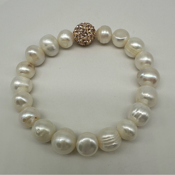 Stretchy Real Pearl Bracelet with Sparkly Pink Multi-Crystal Rhinestone Bead - Picture 3 of 4
